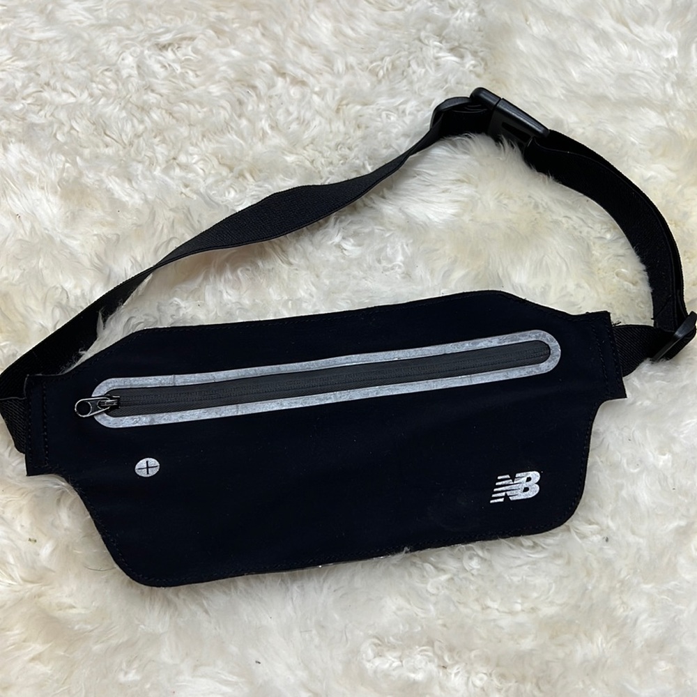 GUC - New Balance Belt Bag